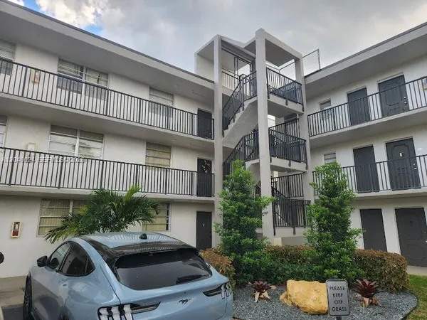 $2,500 | 14185 Southwest 87th Street, Unit A110, Miami, FL 33183