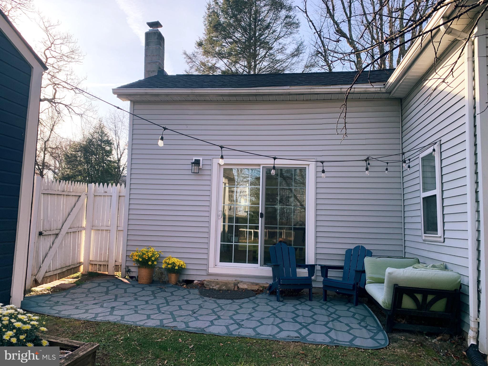 41809 Stumptown Road Leesburg, VA 20176 - Photo 7 of 29 Private outdoor living space off kitchen