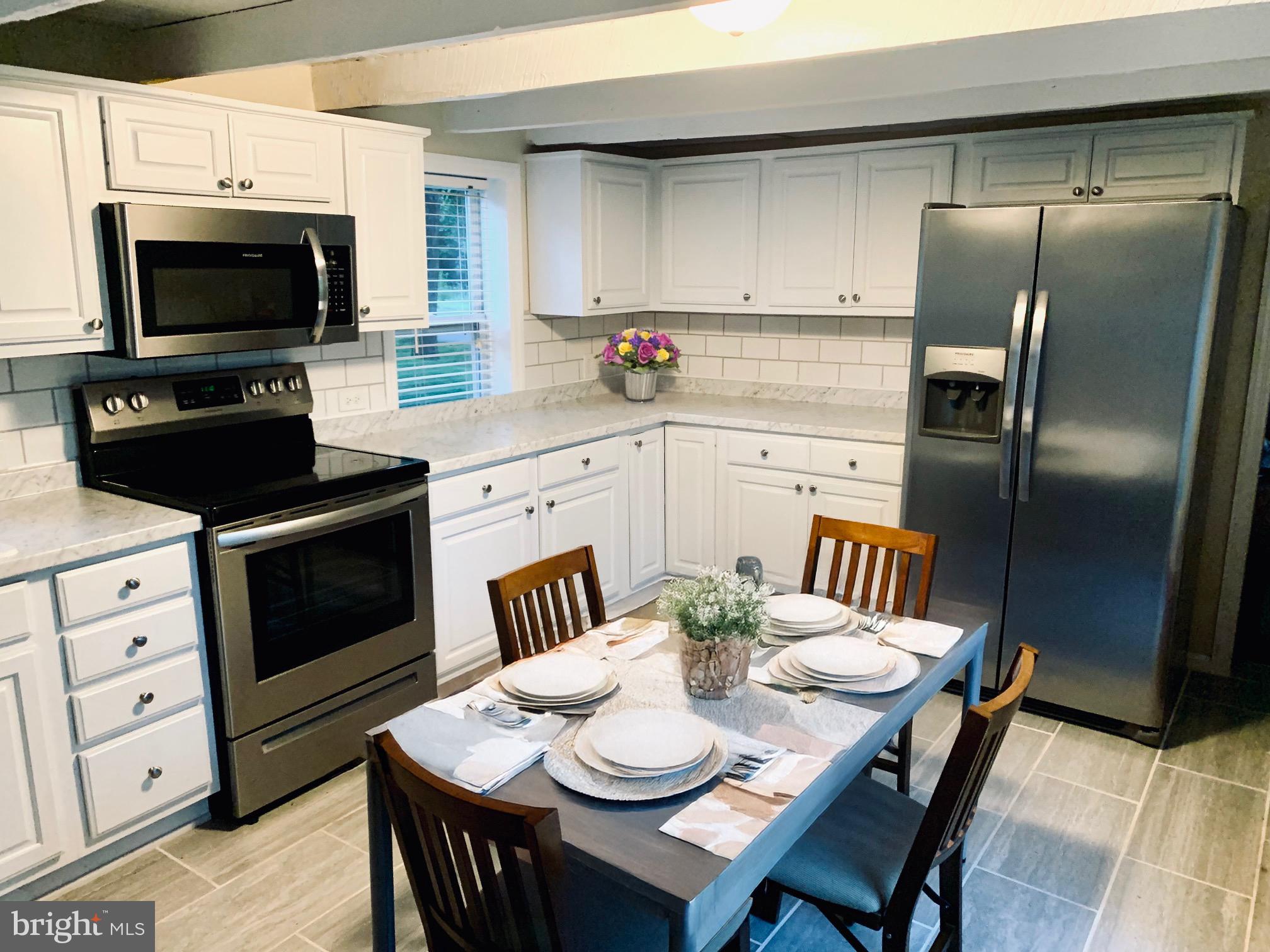 41809 Stumptown Road Leesburg, VA 20176 - Photo 9 of 29 Fully updated eat-in kitchen