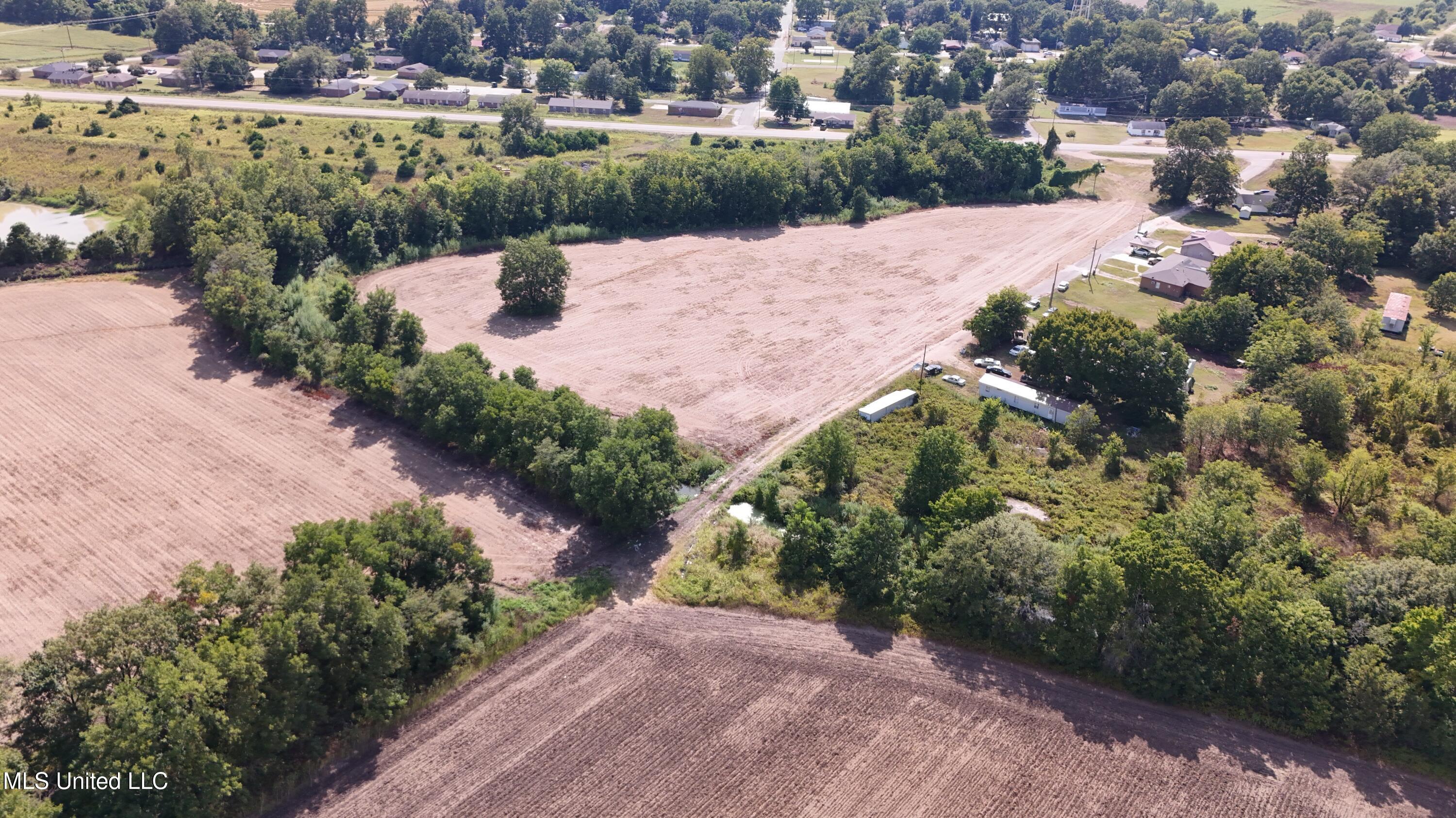 Balducci Road Shelby, MS 38774 - Photo 19 of 43 DJI_20250829160713_0939_D