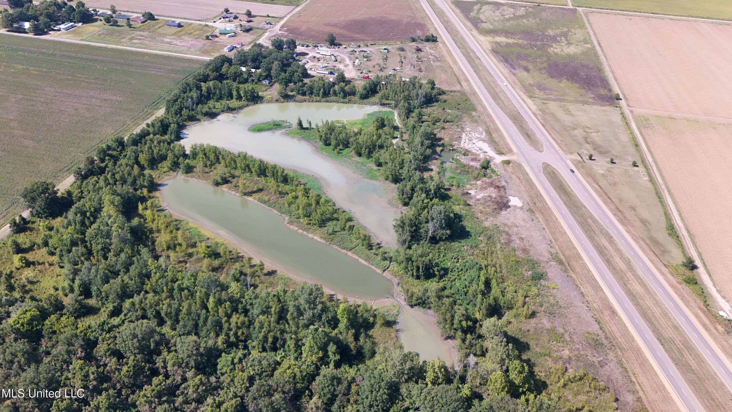 Balducci Road Shelby, MS 38774 - Photo 28 of 43 DJI_20250829162013_0949_D