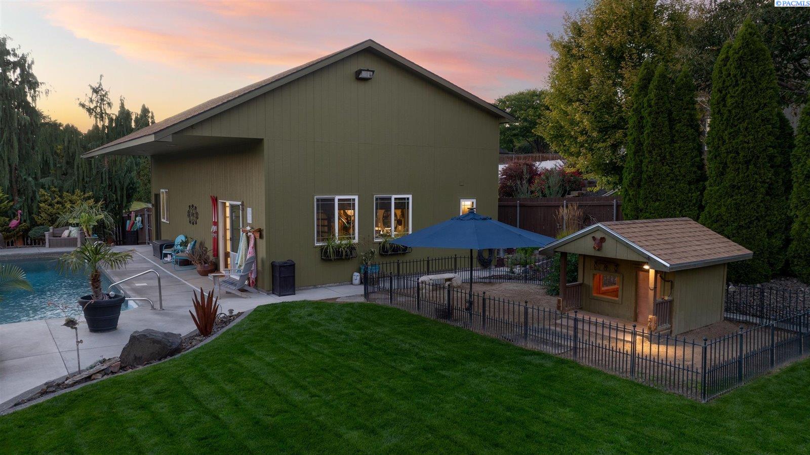 242 Sarah Road Kennewick, WA 99338 - Photo 3 of 50 Gallery Image 3