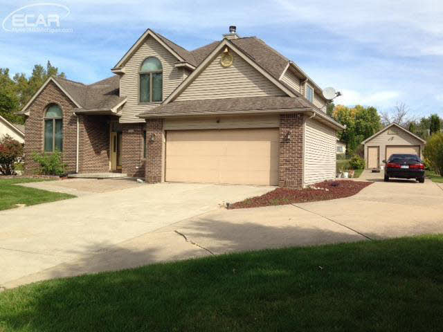 1156 Heatherwoode Road Flint, MI 48532 - Photo 2 of 30