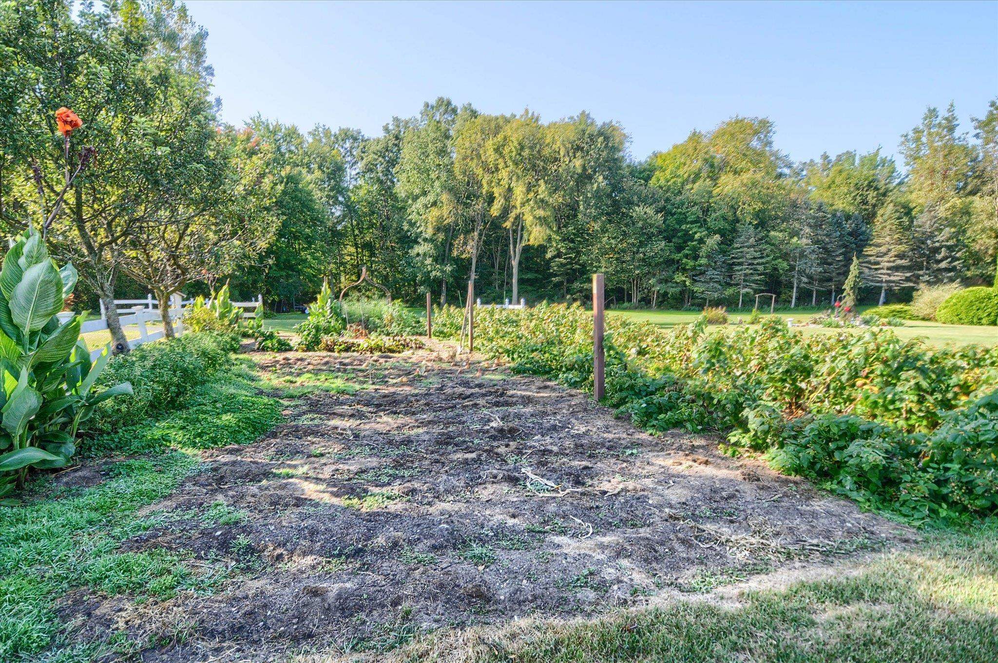 5379 North Irish Road Davison, MI 48423 - Photo 58 of 91 50177190-0f528d55-7e3f-4da0-8722-7382871483f7.JPG