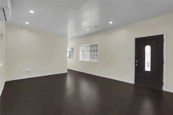 $3,200 | 23393 Schoolcraft Street, West Hills, CA 91307