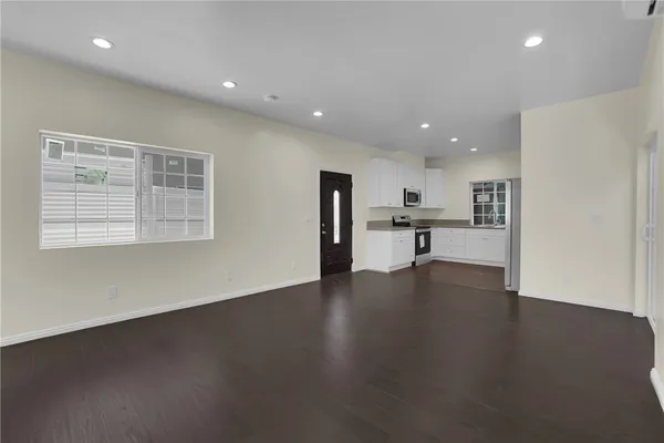 $3,200 | 23393 Schoolcraft Street, West Hills, CA 91307