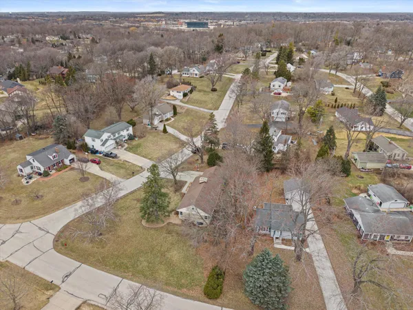 $499,900 | 1170 Forest Lane, Brookfield, WI 53005