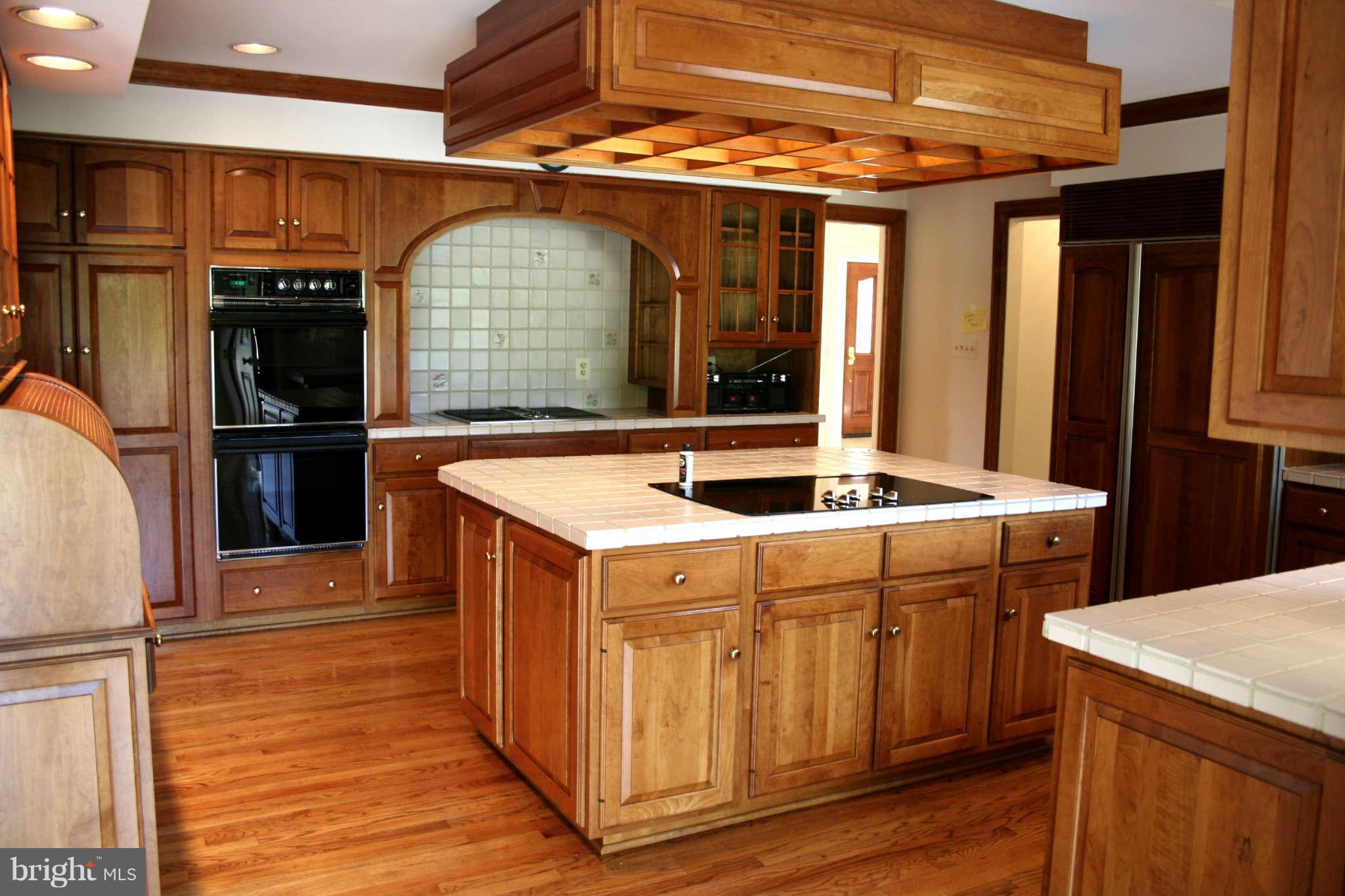 619 Springvale Road Great Falls, VA 22066 - Photo 11 of 26 Kitchen