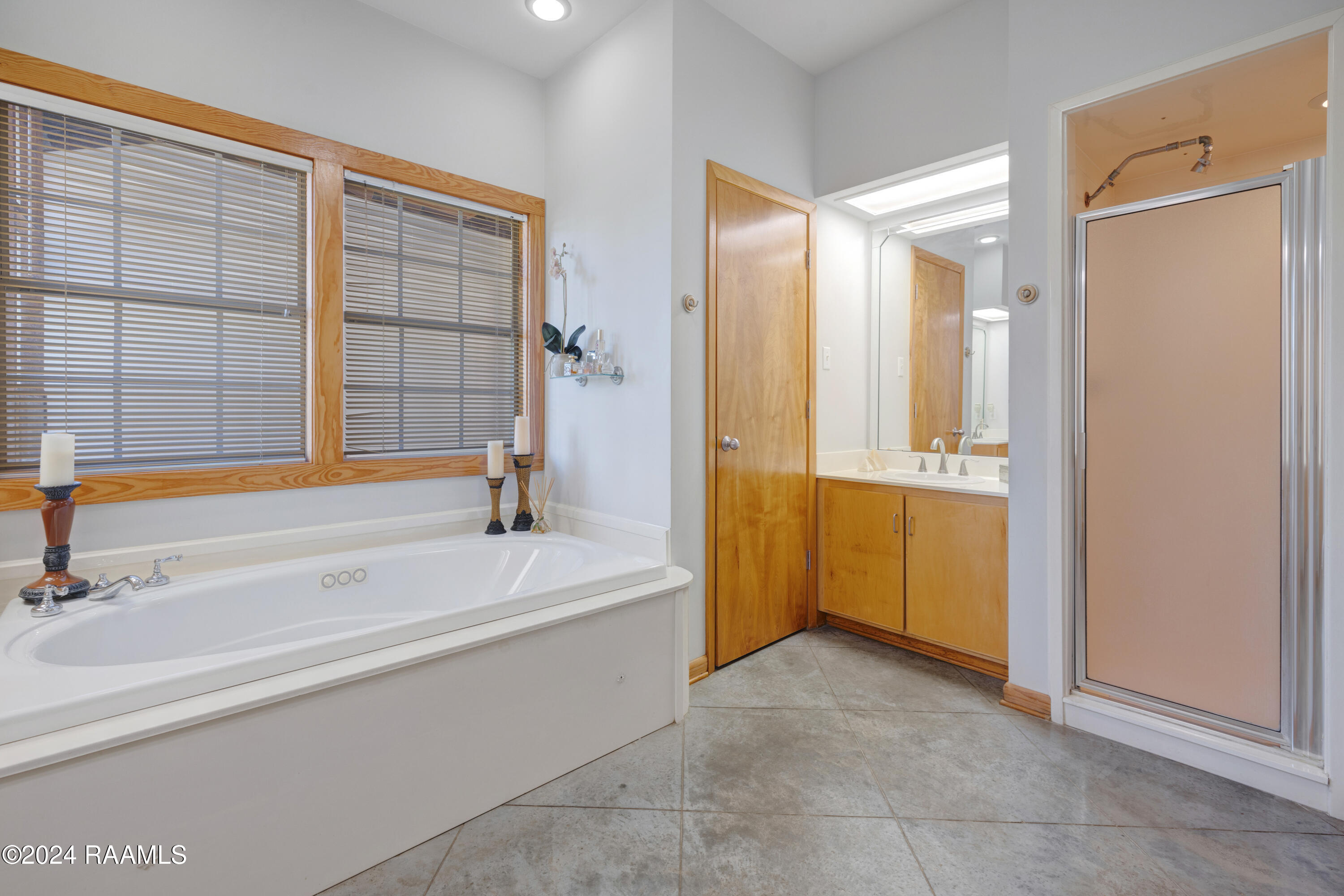 110 Russell Street New Iberia, LA 70563 - Photo 21 of 46 Primary Bathroom