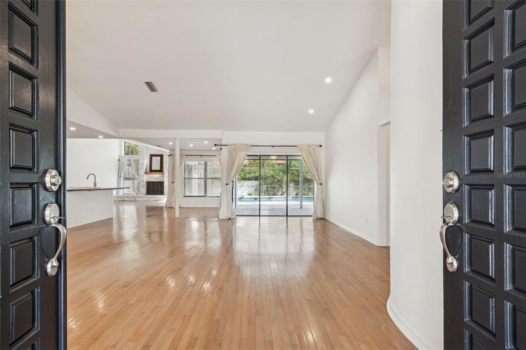 11507 Moffat Place Temple Terrace, FL 33617 - Photo 13 of 34