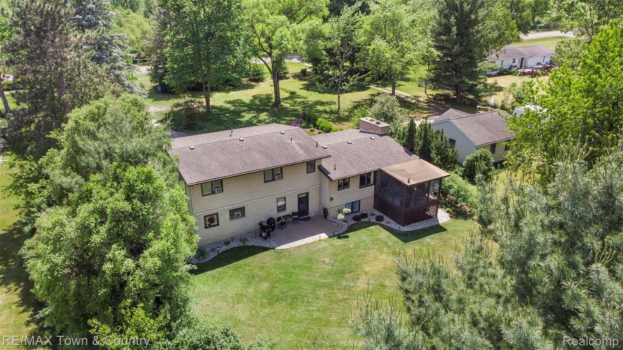 7214 Carpenter Road Flushing, MI 48433 - Photo 39 of 42 DJI_0706.jpg