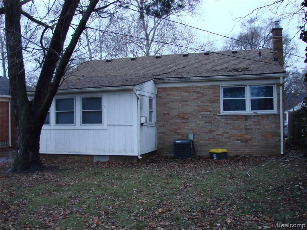 24720 Ridgedale Street Oak Park, MI 48237 - Photo 4 of 31