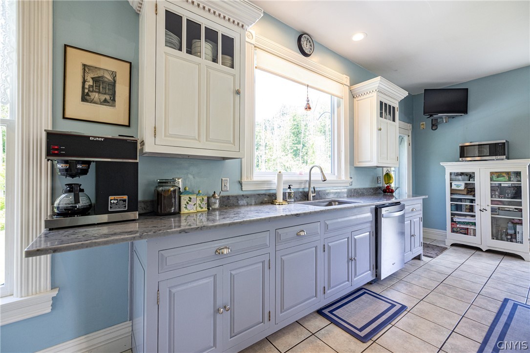 1 County Rte 10 Schroeppel, NY 13132 - Photo 27 of 49 Gourmet Kitchen with
Quartz Countertops