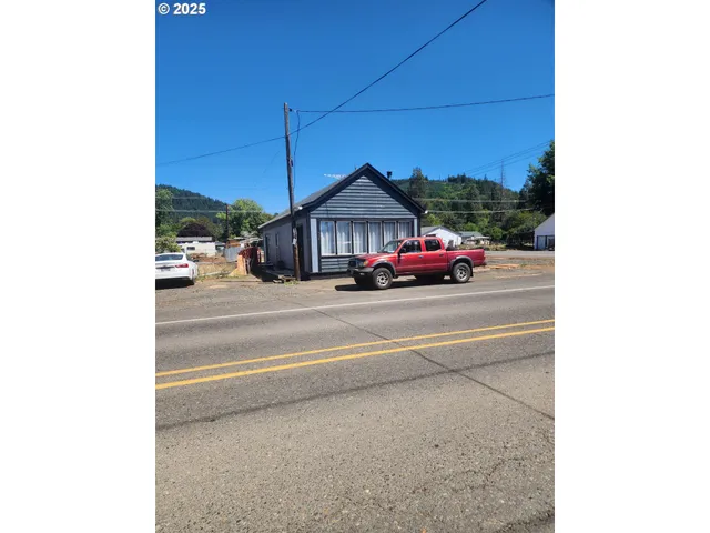 $100,000 | 434 South Cedar Street, Drain, OR 97435
