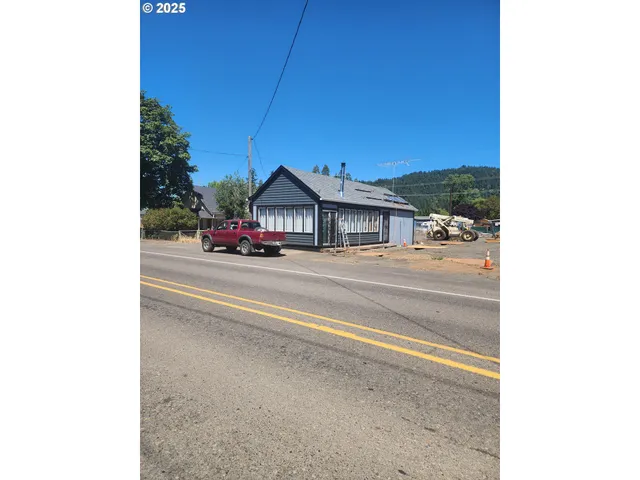 $100,000 | 434 South Cedar Street, Drain, OR 97435