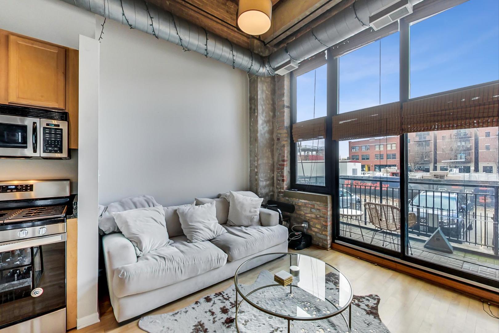 215 North Aberdeen Street, Unit 210B Chicago, IL 60607 - Photo 15 of 27