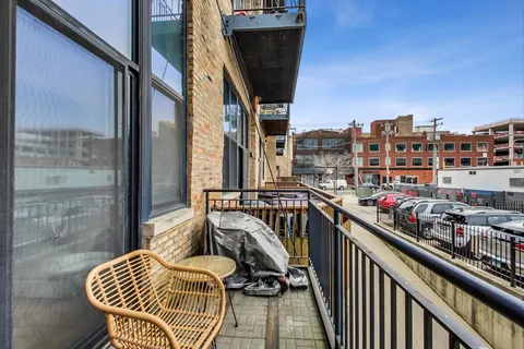 $2,550 | 215 North Aberdeen Street, Unit 210B, Chicago, IL 60607