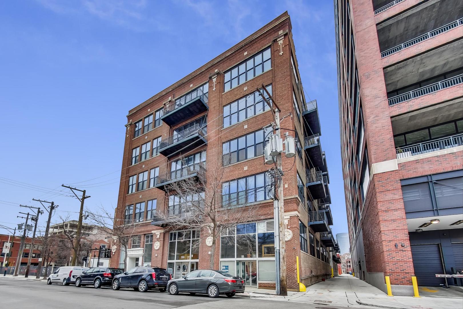 215 North Aberdeen Street, Unit 210B Chicago, IL 60607 - Photo 2 of 27