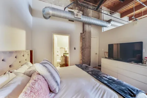 $2,550 | 215 North Aberdeen Street, Unit 210B, Chicago, IL 60607