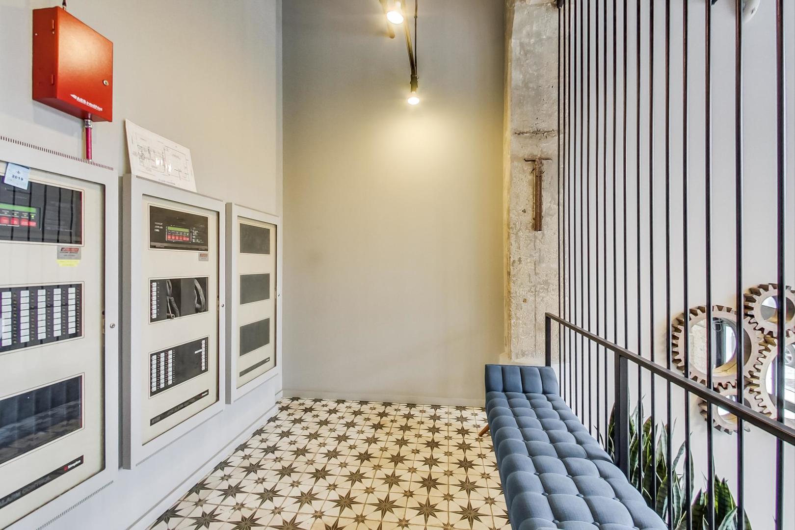 215 North Aberdeen Street, Unit 210B Chicago, IL 60607 - Photo 5 of 27