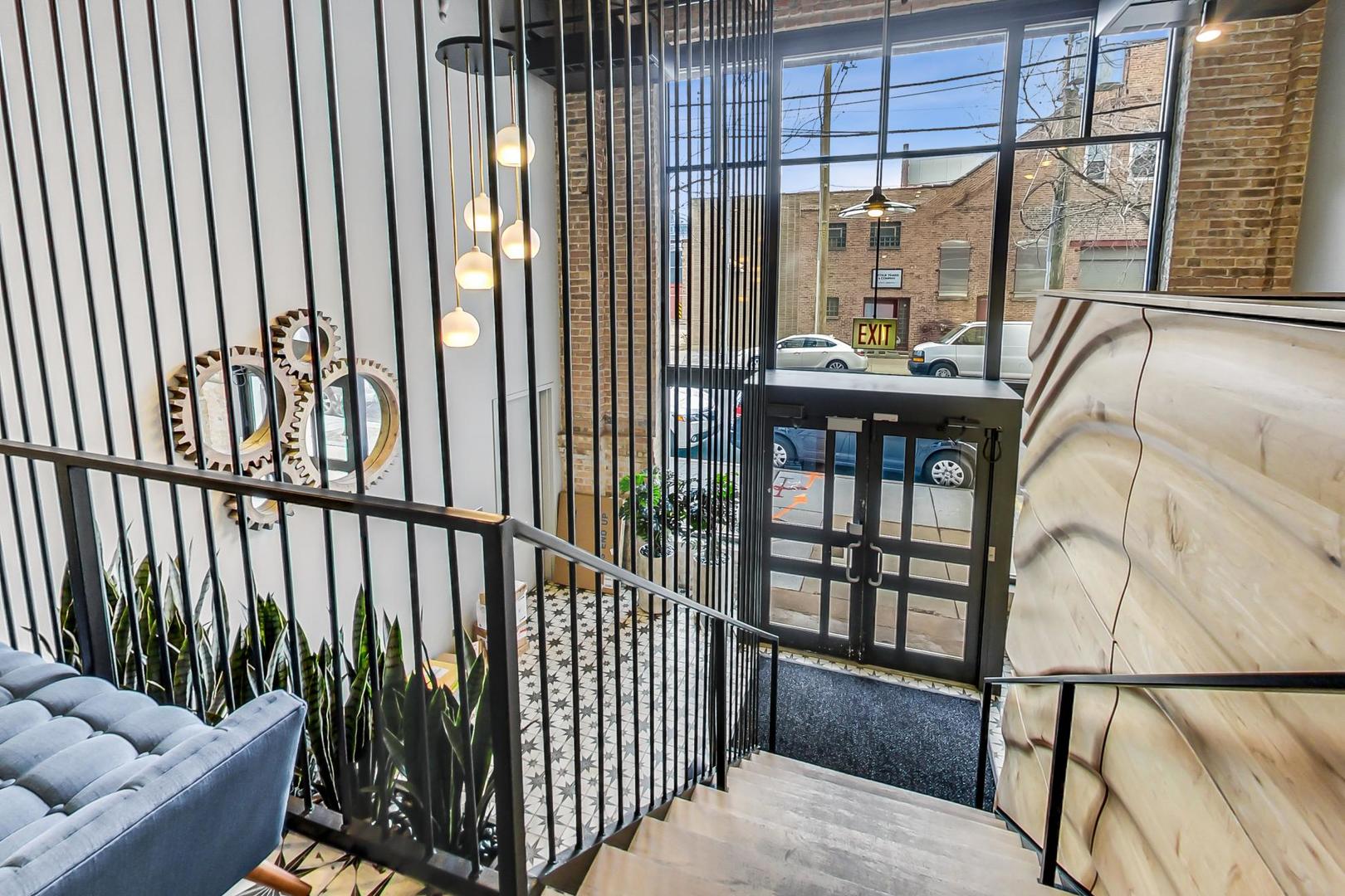 215 North Aberdeen Street, Unit 210B Chicago, IL 60607 - Photo 7 of 27