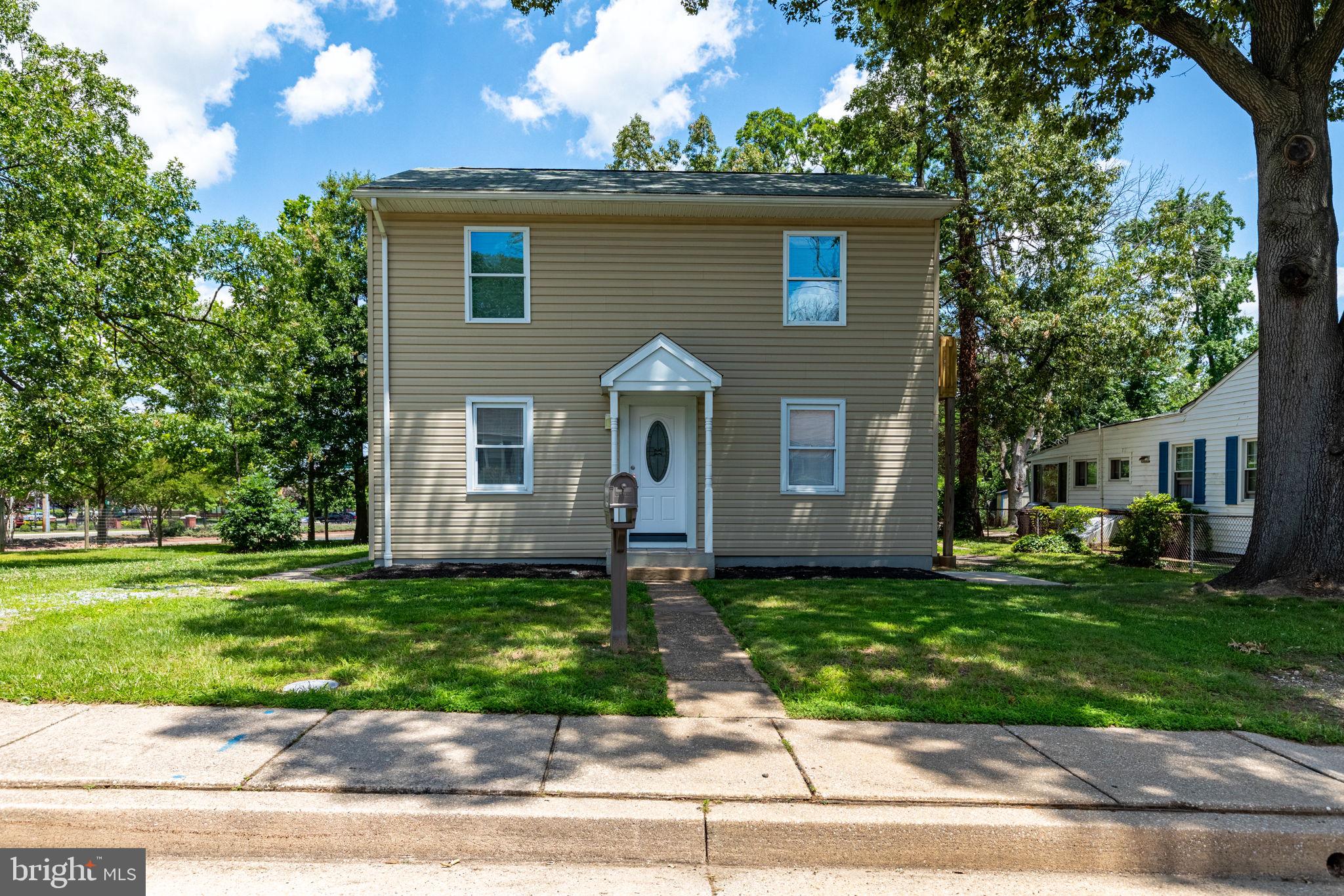 39 Walkern Road Essex, MD 21221 - Photo 1 of 30 Gallery Image 1