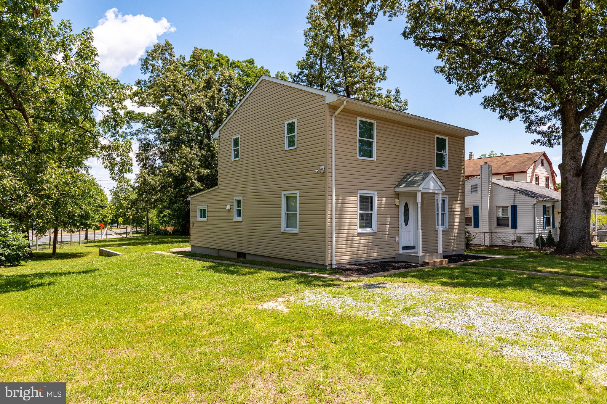 39 Walkern Road Essex, MD 21221 - Photo 2 of 30 Gallery Image 2