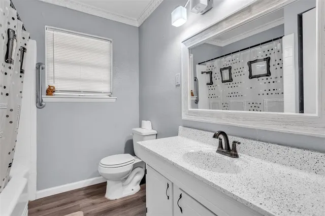 $335,000 | 709 Valley View Drive, Arlington, TX 76010