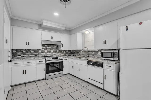 $335,000 | 709 Valley View Drive, Arlington, TX 76010