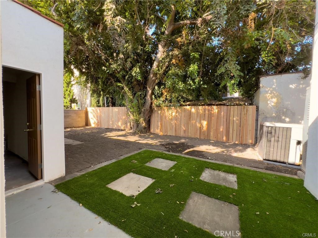 4380 West 28th Street Los Angeles, CA 90016 - Photo 29 of 32