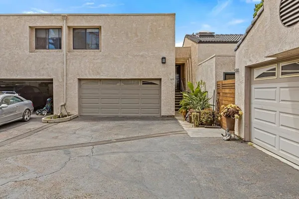 $5,000 | 989 Hygeia Avenue, Encinitas, CA 92024