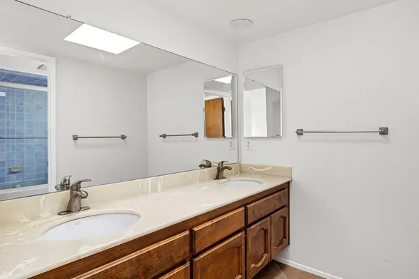 $5,000 | 989 Hygeia Avenue, Encinitas, CA 92024