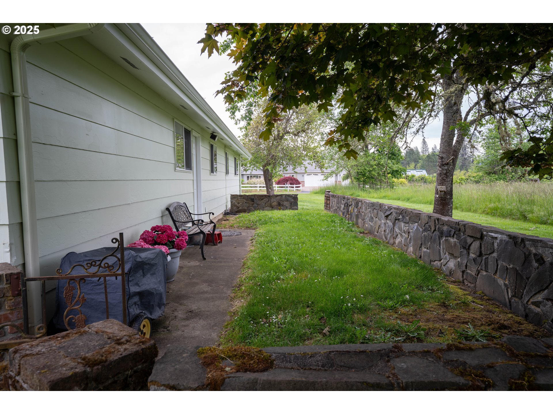 87554 Miller Road Veneta, OR 97487 - Photo 34 of 48