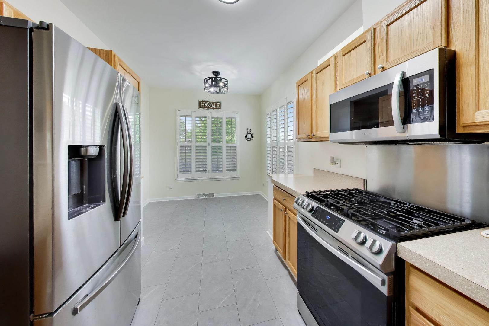 3407 Stretch Run Road Grayslake, IL 60030 - Photo 6 of 37 Gallery Image 6