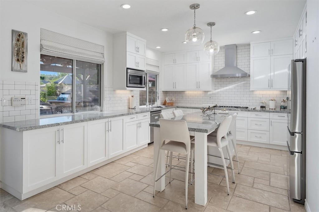 25443 Hopkins Place Stevenson Ranch, CA 91381 - Photo 13 of 68 Kitchen