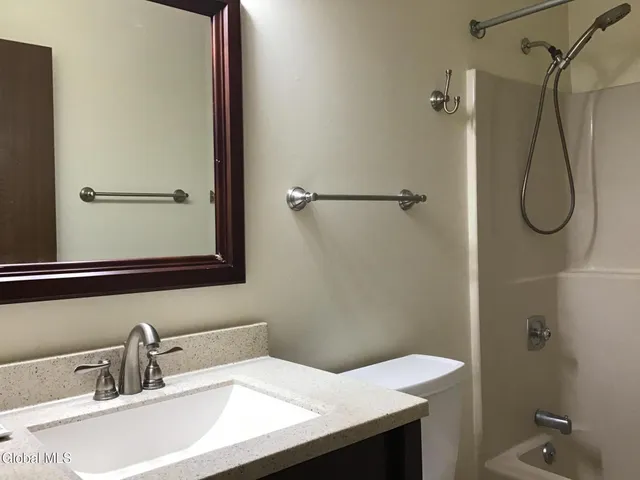 $1,600 | 52 Sage Road, Unit B, Waterford, NY 12188