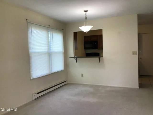 $1,600 | 52 Sage Road, Unit B, Waterford, NY 12188