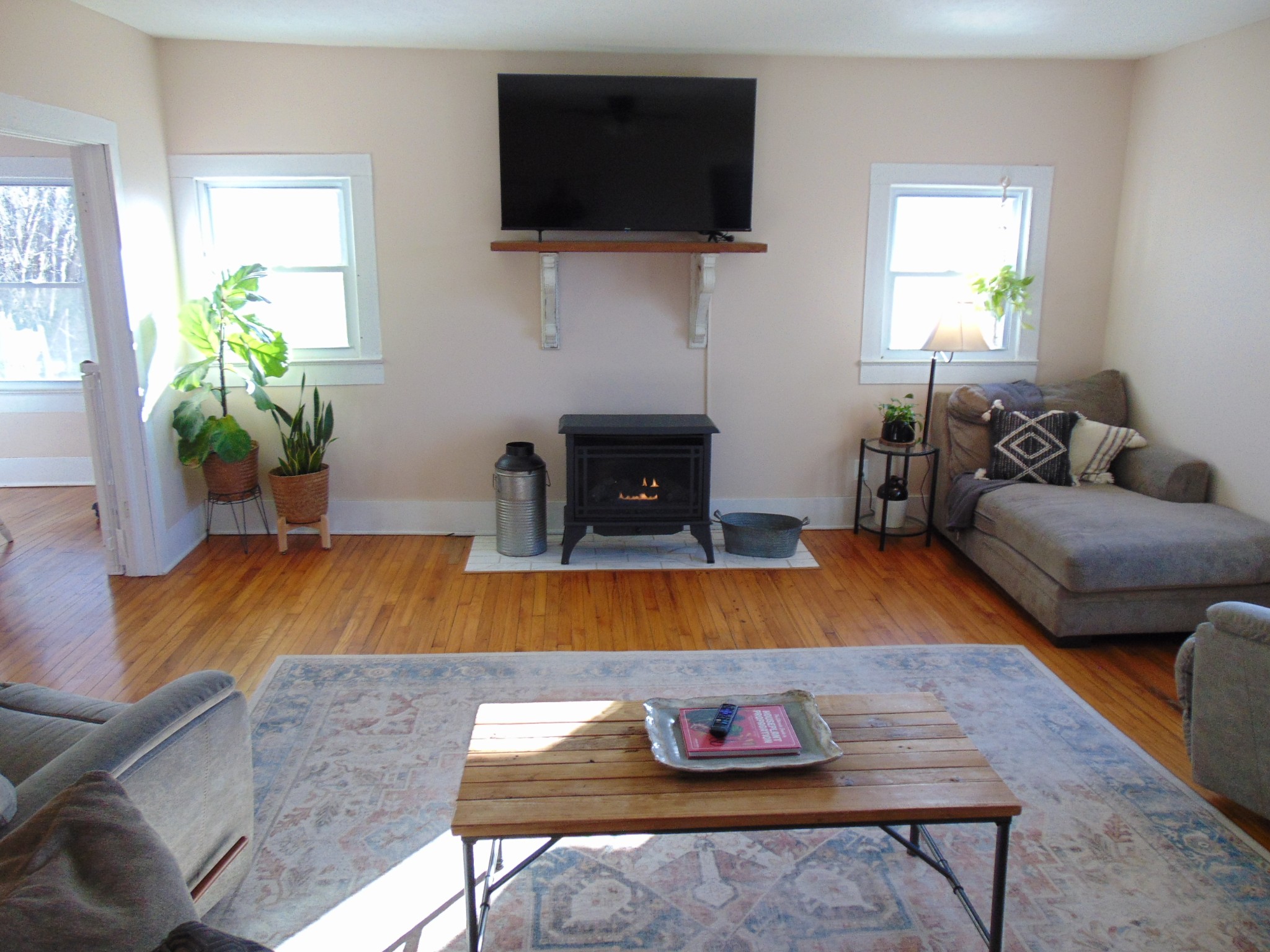 3547 Coffey Branch Road Cornersville, TN 37047 - Photo 8 of 57 a living room with furniture and a flat screen tv