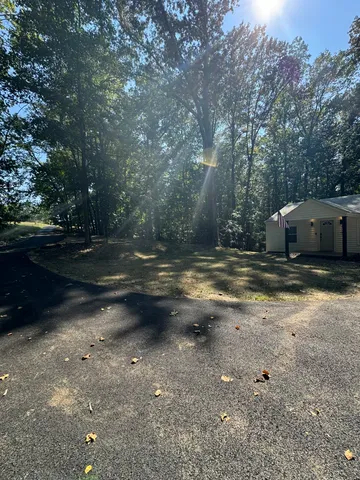 a view of back yard of the house