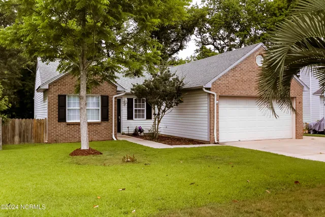 $1,950 | 2912 Mandy Lane, Morehead City, NC 28557