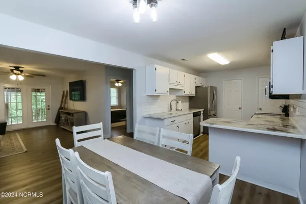 $1,950 | 2912 Mandy Lane, Morehead City, NC 28557