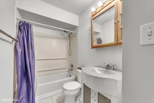 $299,900 | 212 Pell Avenue, Romeoville, IL 60446