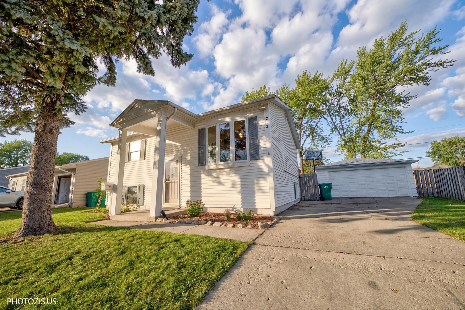 212 Pell Avenue Romeoville, IL 60446 - Photo 2 of 26