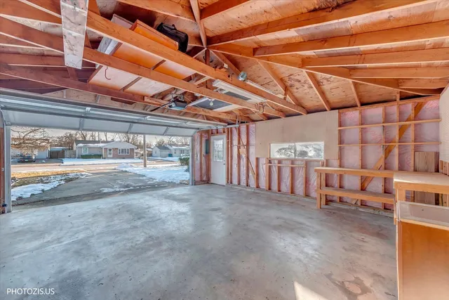 $299,900 | 212 Pell Avenue, Romeoville, IL 60446