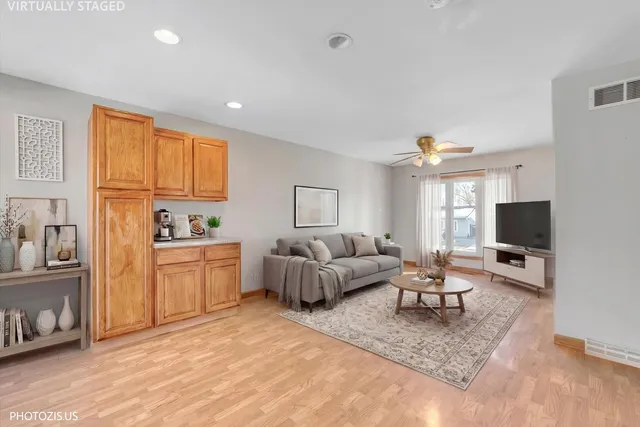 $299,900 | 212 Pell Avenue, Romeoville, IL 60446