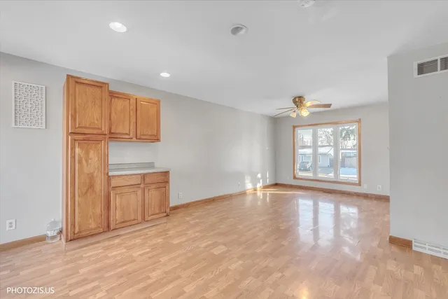 $299,900 | 212 Pell Avenue, Romeoville, IL 60446