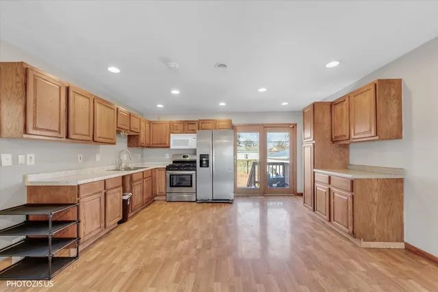 $299,900 | 212 Pell Avenue, Romeoville, IL 60446