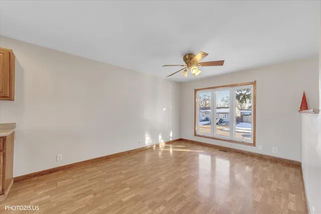 $299,900 | 212 Pell Avenue, Romeoville, IL 60446