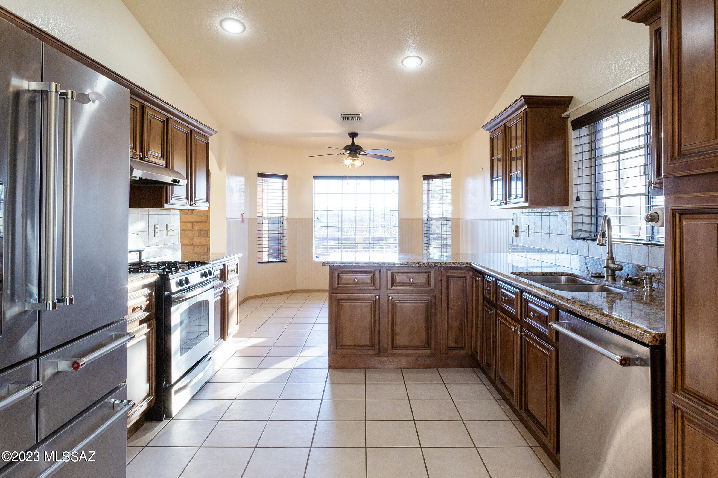 565 Amaranto Court Rio Rico, AZ 85648 - Photo 11 of 46