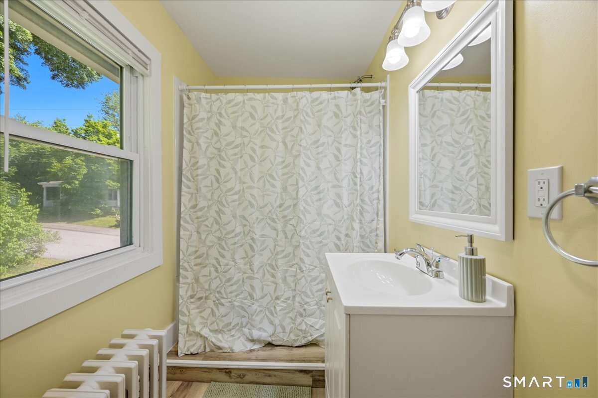 23 Sturtevant Avenue Norwich, CT 06360 - Photo 22 of 40